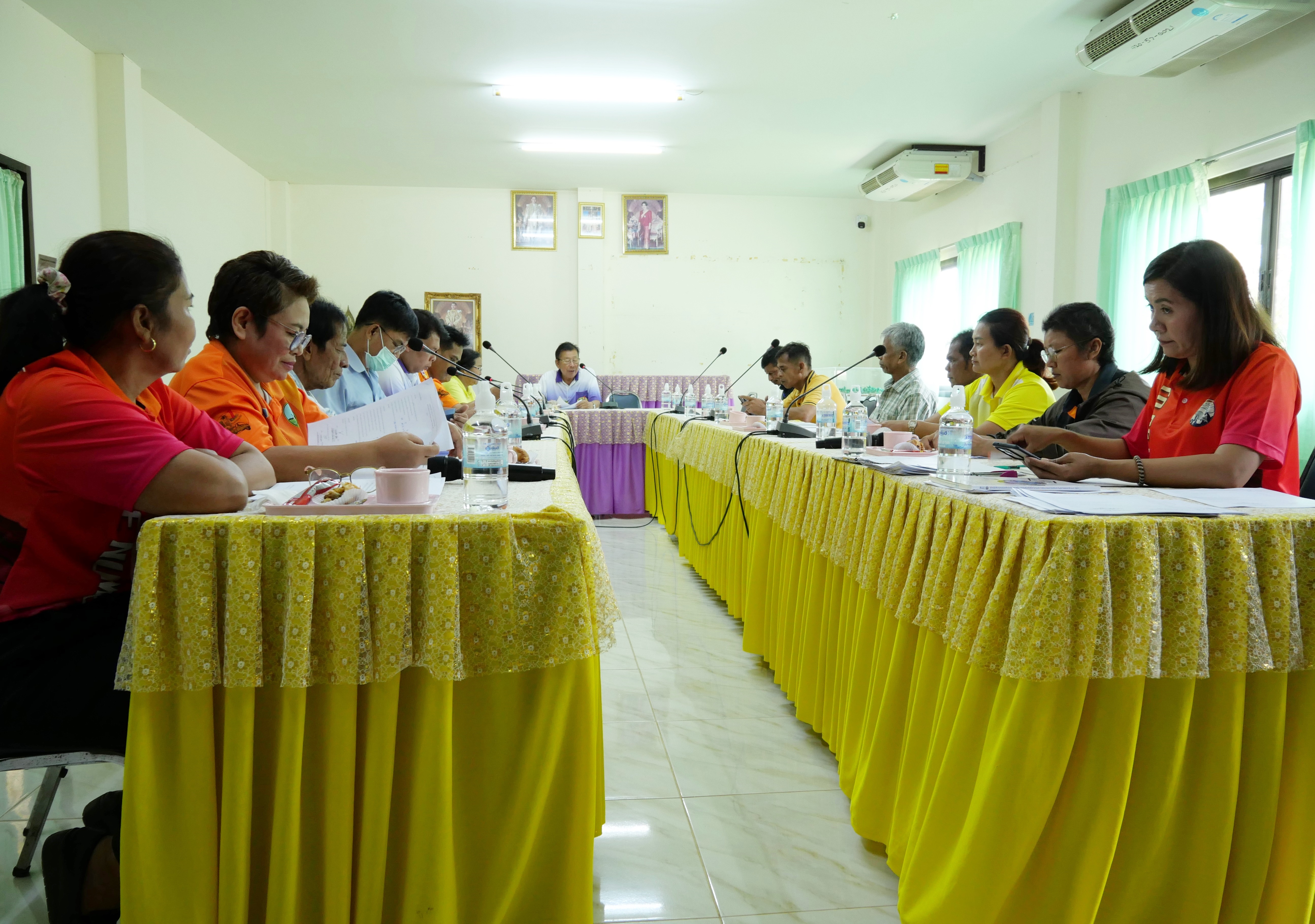กองทุนหลักประกันสุขภาพองค์การบริหารส่วนตำบลบางสัก ประชุมตามระเบียบวาระการประชุม เพื่ออนุมัติแผนการเงิน กองทุนฯ ปีงบประมาณ 2568